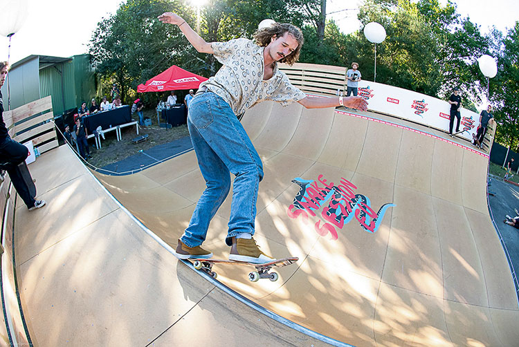 5Jelle Maatman all the way from the Netherlands with and array of sexy shirts. Bs 5 0 to Fakie DZ 750px