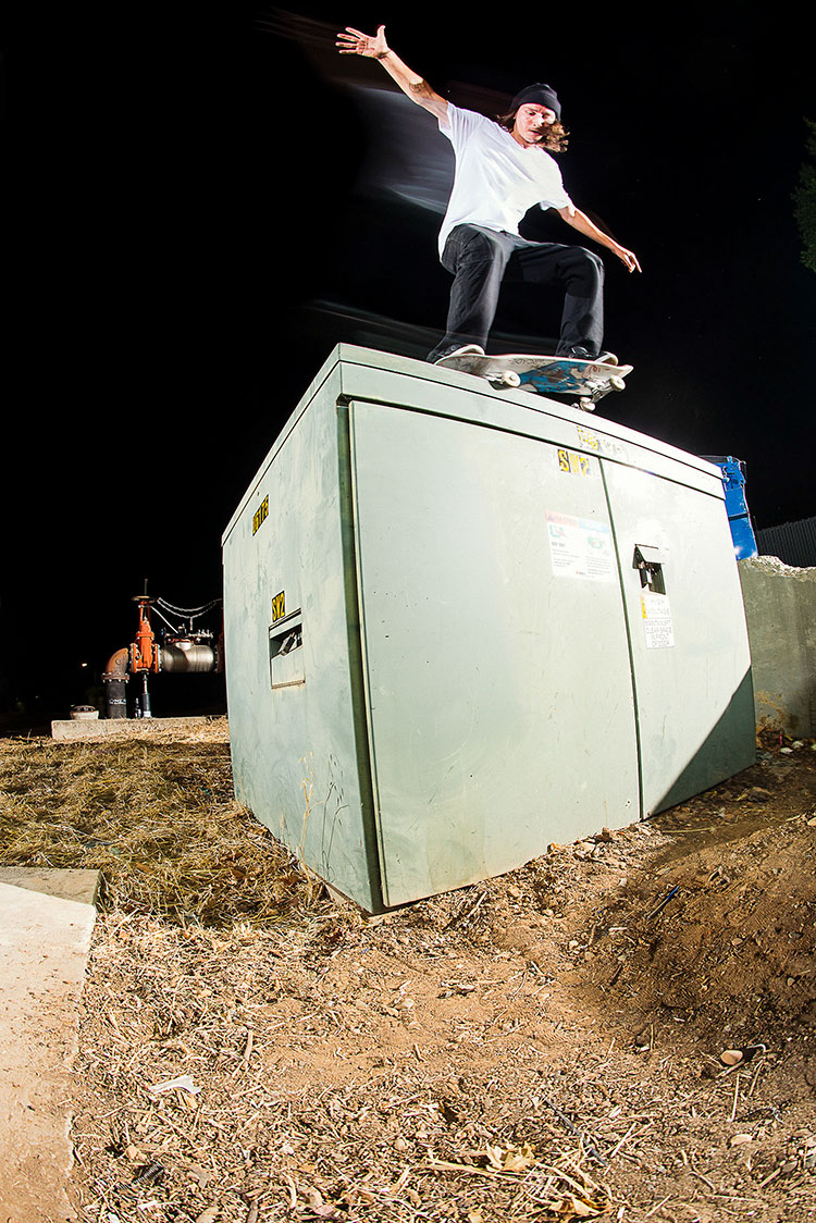 TomAsta.SwBsNosegrind.ElectricBox.SAC.Palozzolo DZ 1 750px