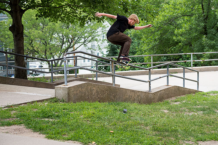 4JackOlson FrontsideSmithGrind PhotoByRobCollins 1 2 DZ 750px